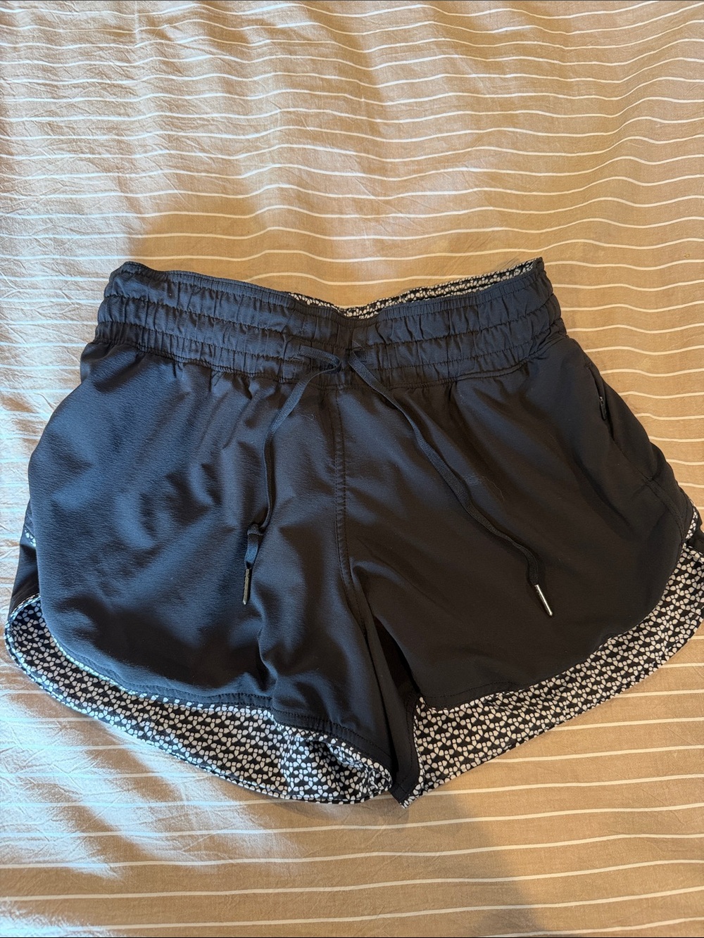 Lululemon reversible shorts - 4 inch